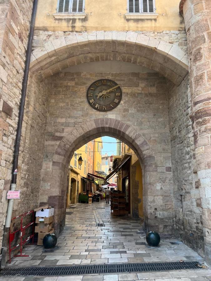 Studio Hyeres -Rue Pietonne Climatisation Lit 160 Tout Equipe - Sabrina エクステリア 写真
