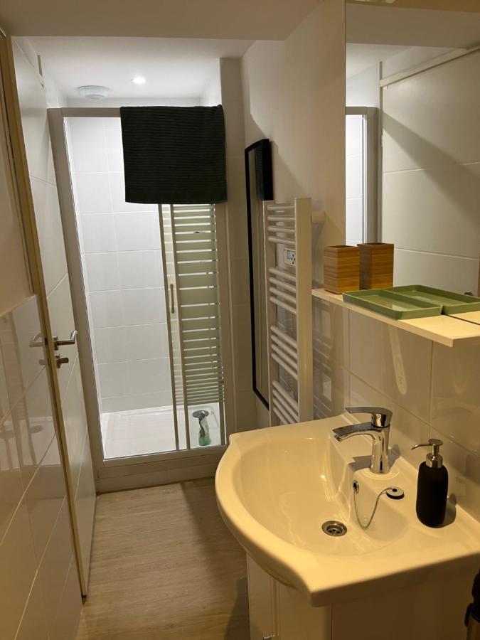 Studio Hyeres -Rue Pietonne Climatisation Lit 160 Tout Equipe - Sabrina エクステリア 写真